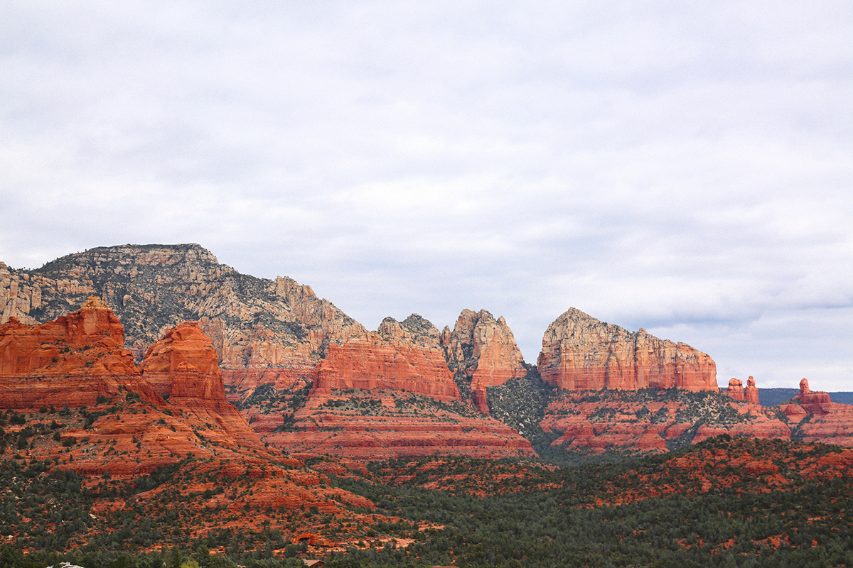 Landscape view of red rock formations in Sedona, Arizona.