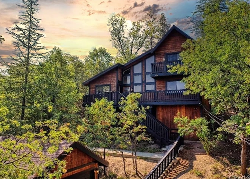 Exterior view of vacation cabin rental called Garden in the Sky near Lake Arrowhead, California.