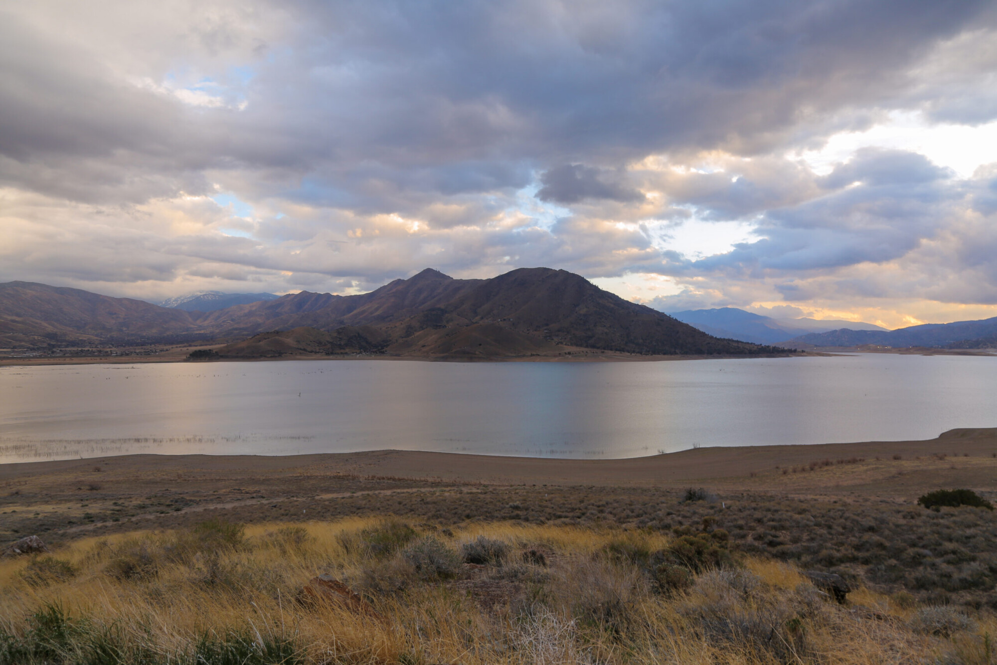 Cloudy day view of Lake Isabella, fed by the Kern River, in Kernville, California.