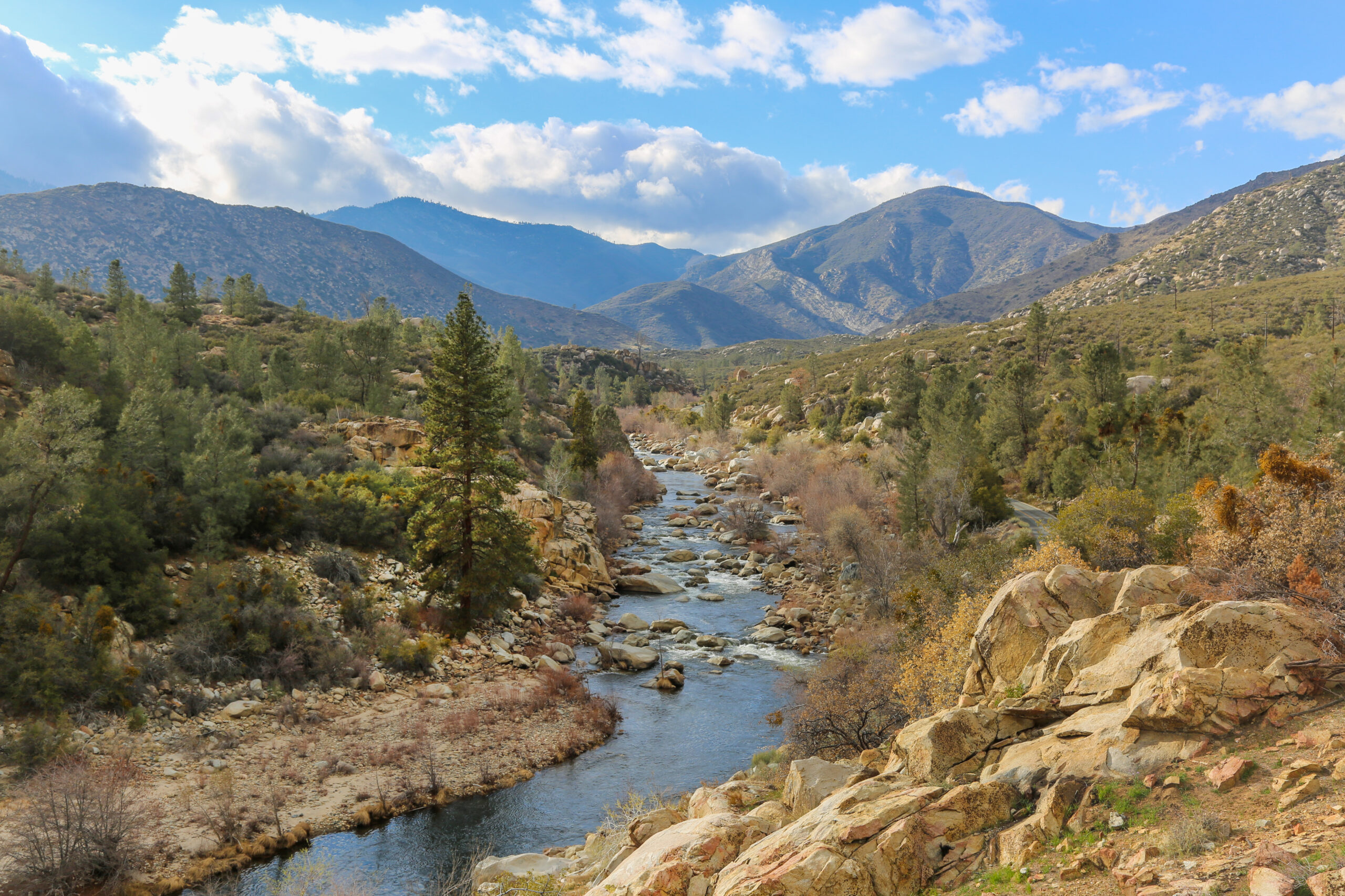 Picturesque landscape view of a river in a gentle valley at the overlook of the Kern River from Sierra Way.